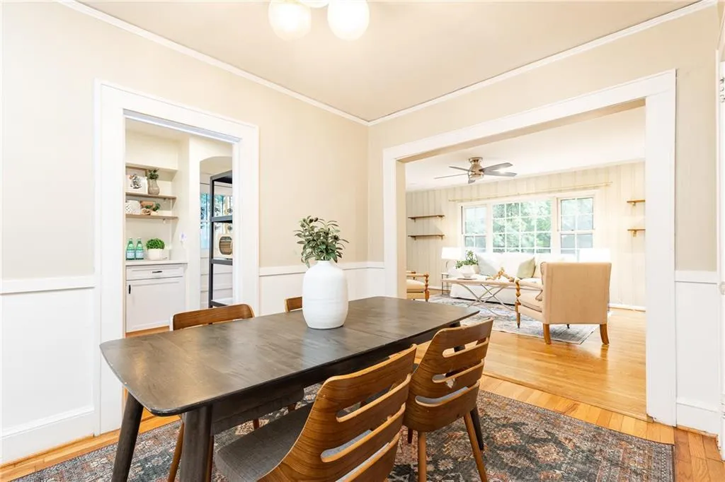 224 Peachtree Way Ne, Atlanta, Georgia 30305, 3 Bedrooms Bedrooms, ,3 BathroomsBathrooms,Residential,For Sale,224 Peachtree Way Ne,7629334