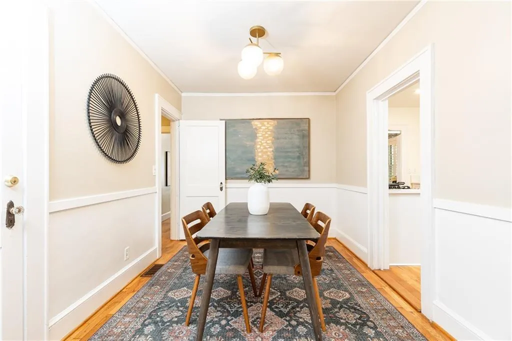 224 Peachtree Way Ne, Atlanta, Georgia 30305, 3 Bedrooms Bedrooms, ,3 BathroomsBathrooms,Residential,For Sale,224 Peachtree Way Ne,7629334