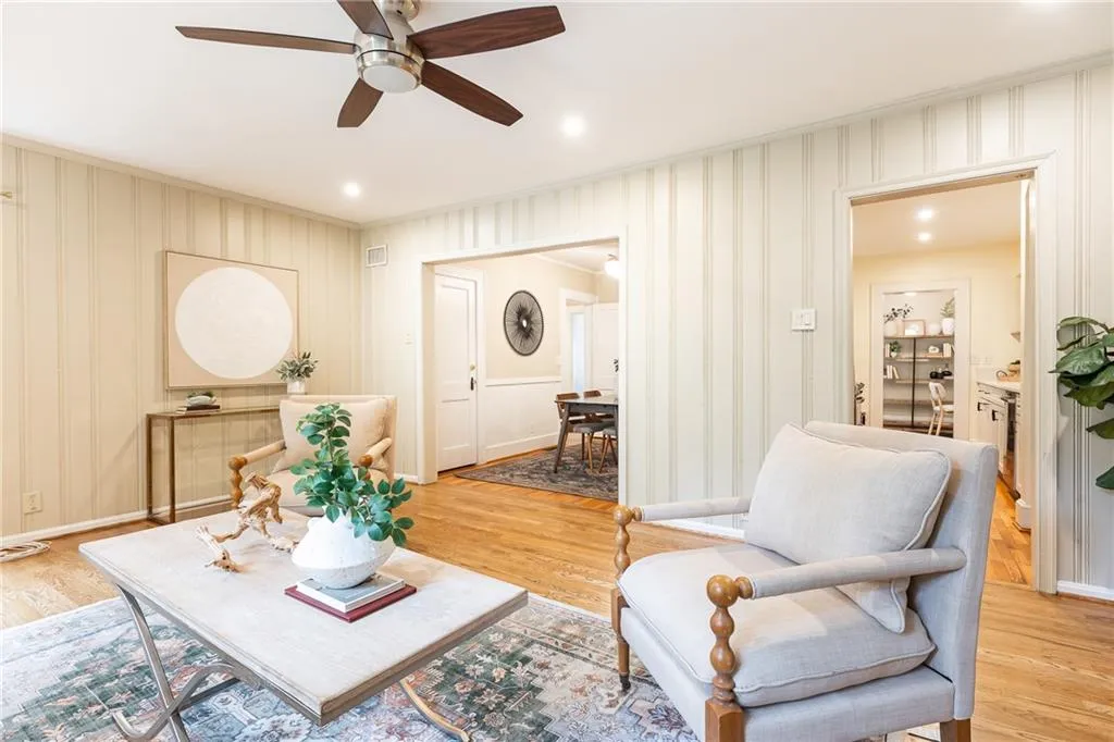 224 Peachtree Way Ne, Atlanta, Georgia 30305, 3 Bedrooms Bedrooms, ,3 BathroomsBathrooms,Residential,For Sale,224 Peachtree Way Ne,7629334
