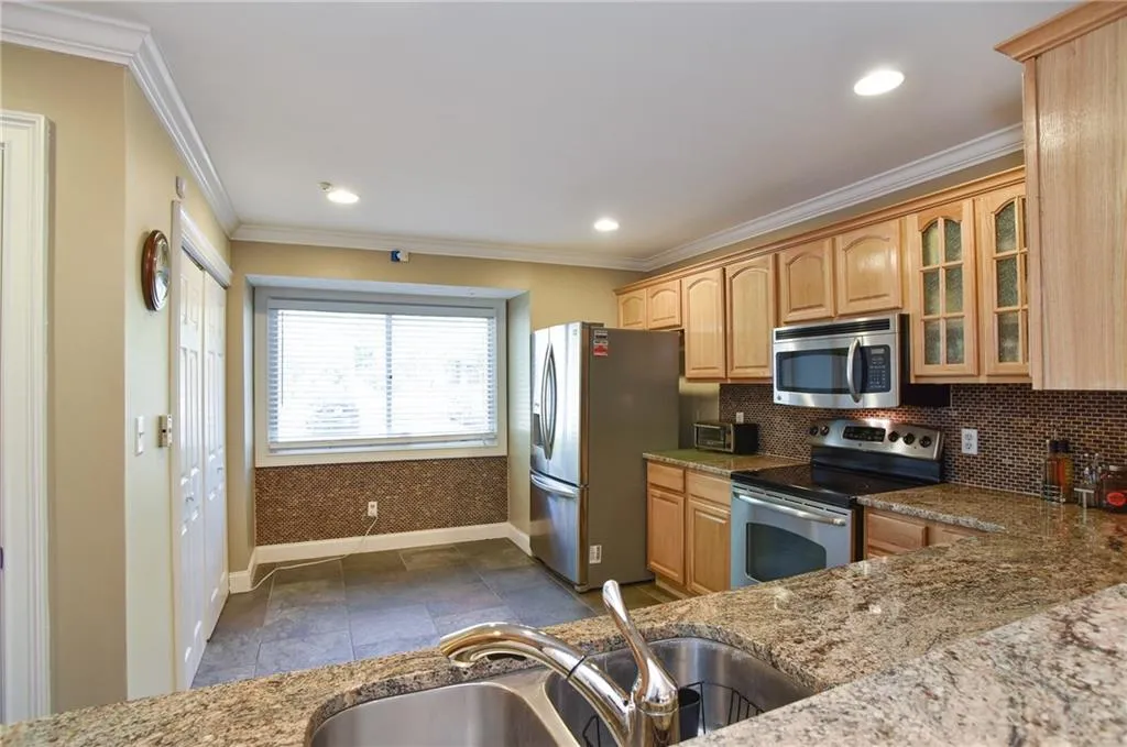 506 Sutters Point, Atlanta, Georgia 30328, 3 Bedrooms Bedrooms, ,2 BathroomsBathrooms,Residential,Sold,506 Sutters Point,5908097