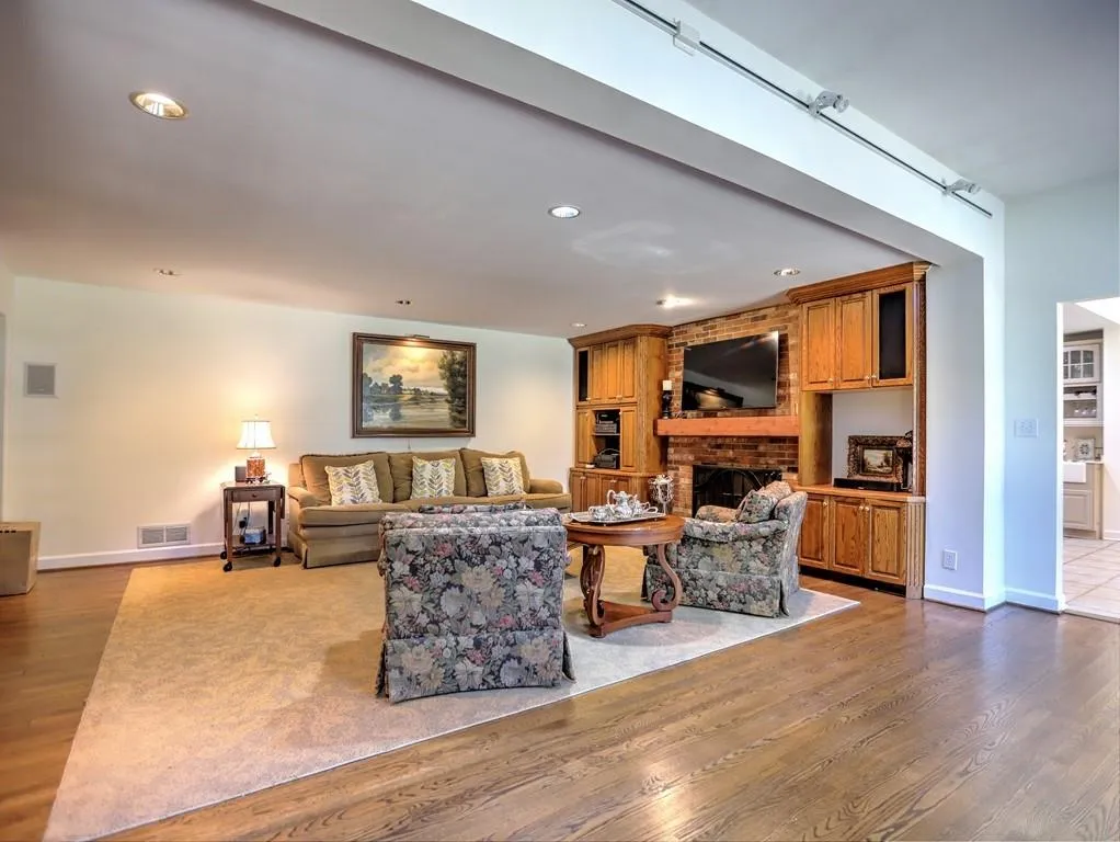 490 Dalrymple Road, Sandy Springs, Georgia 30328, 5 Bedrooms Bedrooms, ,3 BathroomsBathrooms,Residential,Sold,490 Dalrymple Road,6959861
