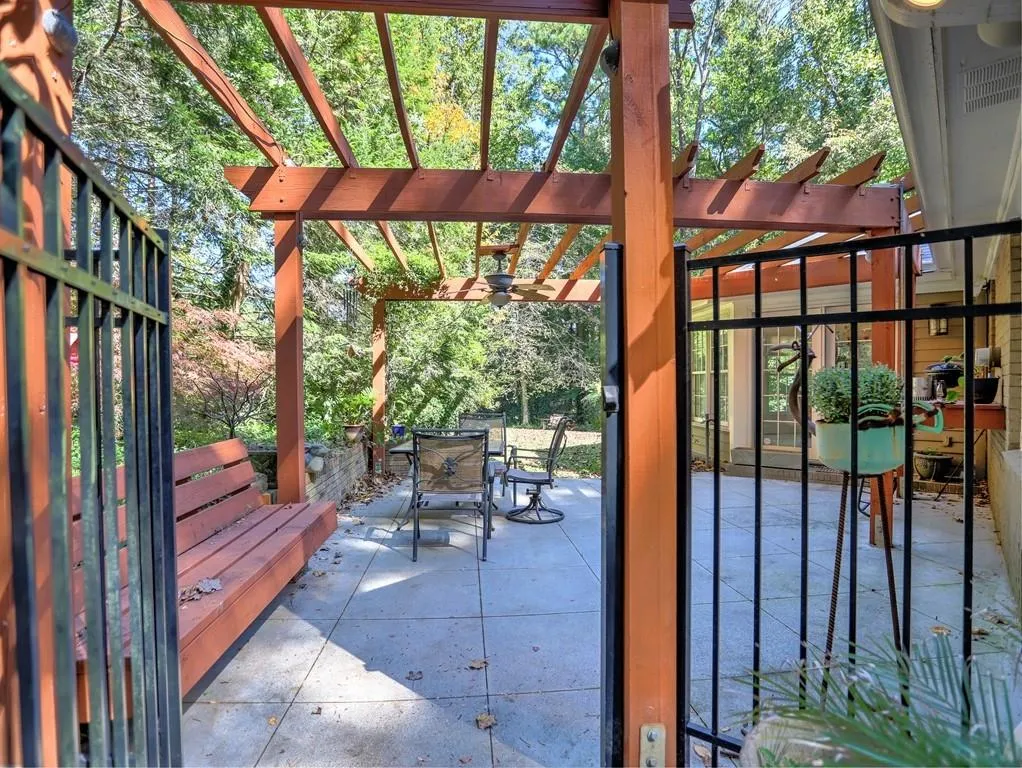 490 Dalrymple Road, Sandy Springs, Georgia 30328, 5 Bedrooms Bedrooms, ,3 BathroomsBathrooms,Residential,Sold,490 Dalrymple Road,6959861