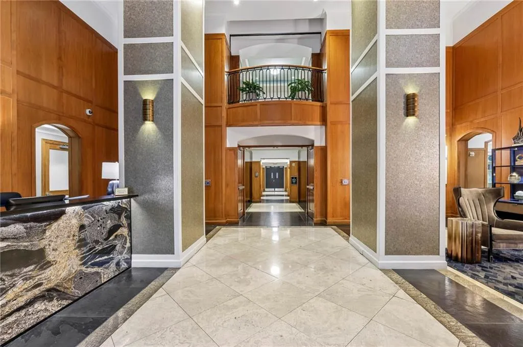 Inviting lobby with 24 hour concierge