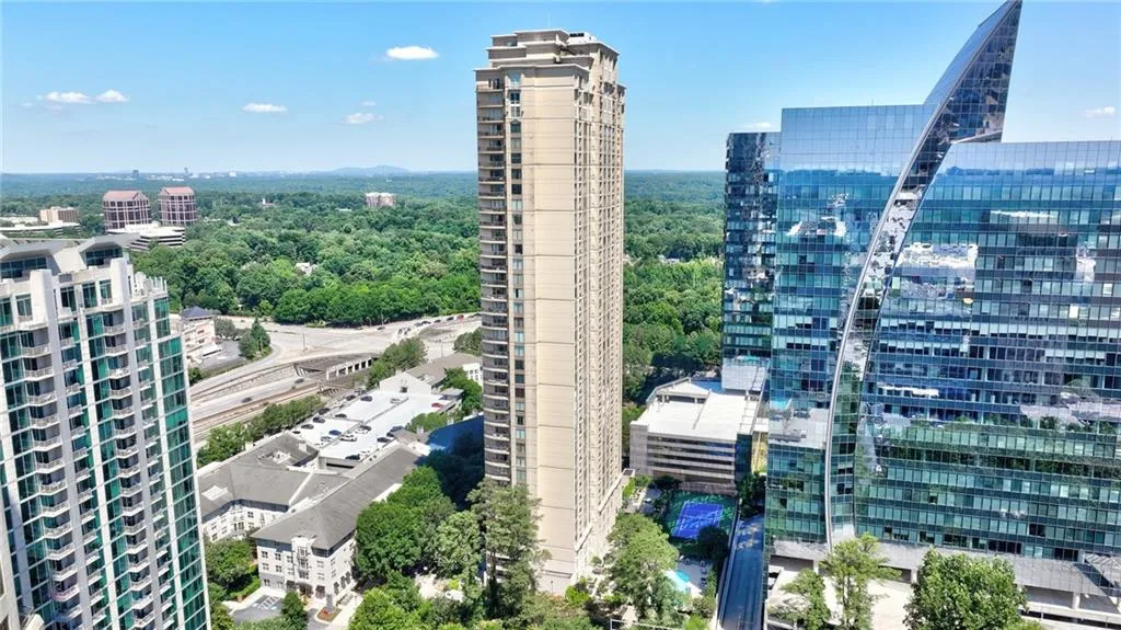 Luxury, renovated condo with unbelievable view of Buckhead and Stone Mountain
