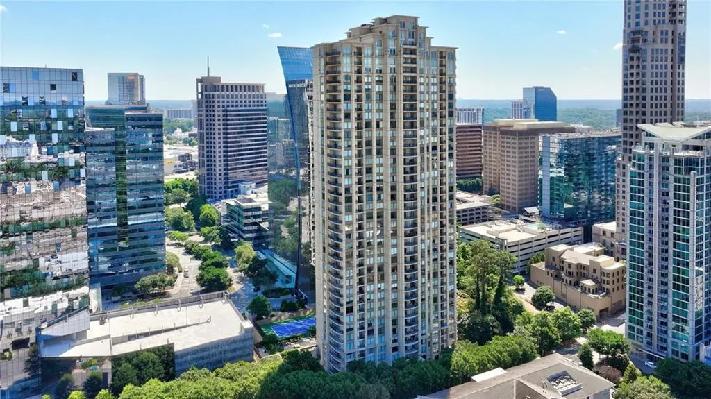 In town living at it's best.  Great location:  close to shopping, dining, Marta, highway access and more.
