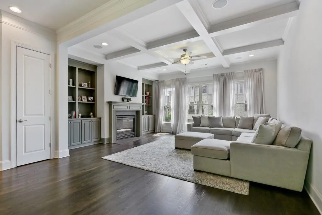 926 Canterbury Lane, Atlanta, Georgia 30324, 4 Bedrooms Bedrooms, ,3 BathroomsBathrooms,Residential,Sold,926 Canterbury Lane,5748266