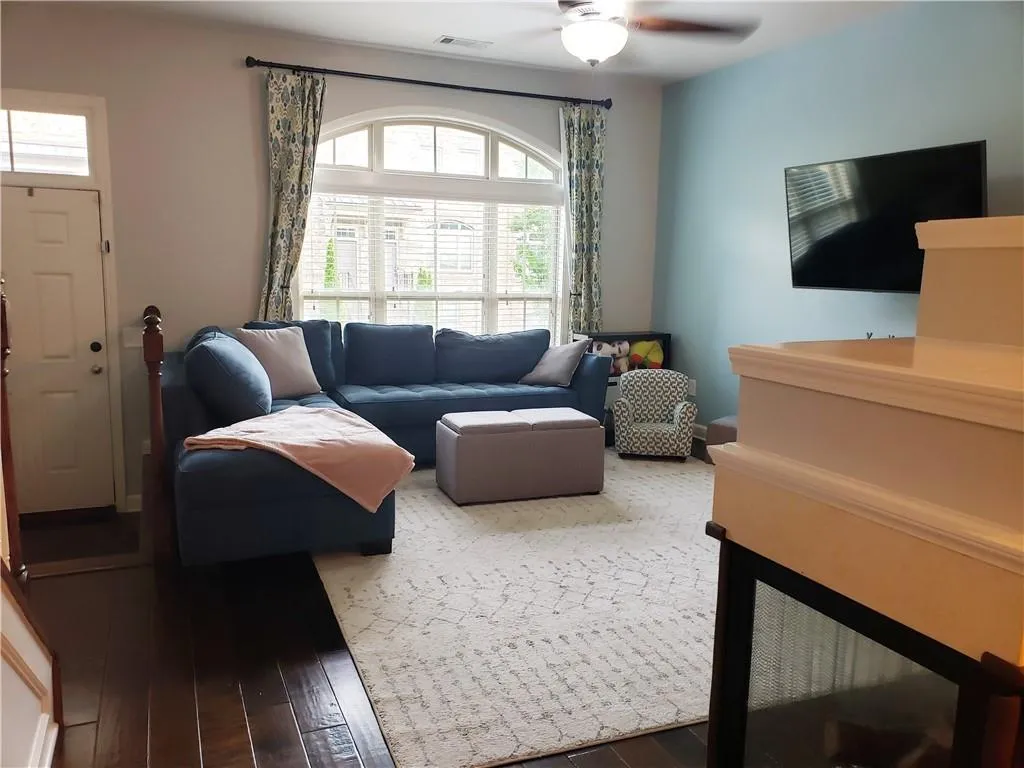 7370 Glisten Avenue, Atlanta, Georgia 30328, 3 Bedrooms Bedrooms, ,3 BathroomsBathrooms,Residential,Sold,7370 Glisten Avenue,6724759