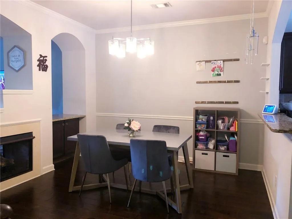 7370 Glisten Avenue, Atlanta, Georgia 30328, 3 Bedrooms Bedrooms, ,3 BathroomsBathrooms,Residential,Sold,7370 Glisten Avenue,6724759