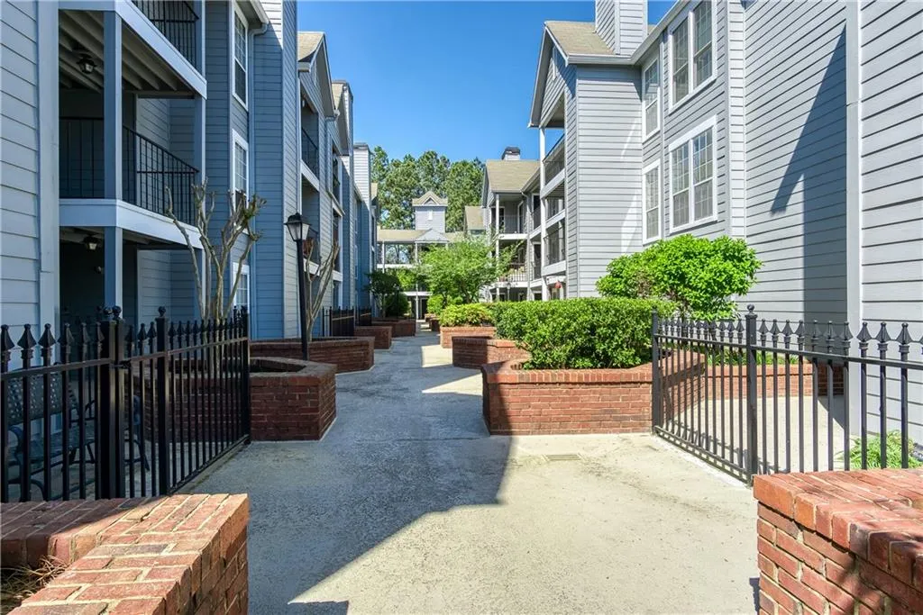 329 Granville Court, Atlanta, Georgia 30328, 1 Bedroom Bedrooms, ,1 BathroomBathrooms,Residential,Sold,329 Granville Court,6866246