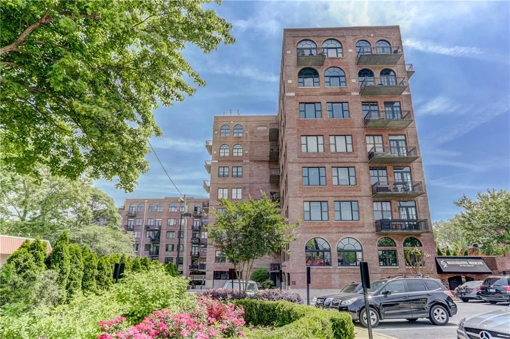 3235 Roswell Road Ne Unit 520, Atlanta, Georgia 30305, 2 Bedrooms Bedrooms, ,2 BathroomsBathrooms,Residential,Sold,3235 Roswell Road Ne Unit 520,6547130