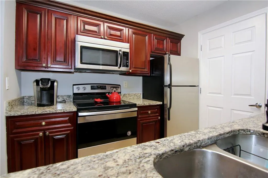 3111 Santa Fe Parkway, Sandy Springs, Georgia 30350, 2 Bedrooms Bedrooms, ,2 BathroomsBathrooms,Residential,Sold,3111 Santa Fe Parkway,6955943