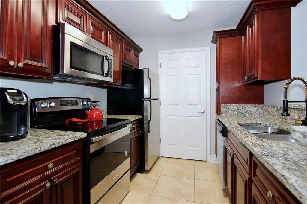 3111 Santa Fe Parkway, Sandy Springs, Georgia 30350, 2 Bedrooms Bedrooms, ,2 BathroomsBathrooms,Residential,Sold,3111 Santa Fe Parkway,6955943