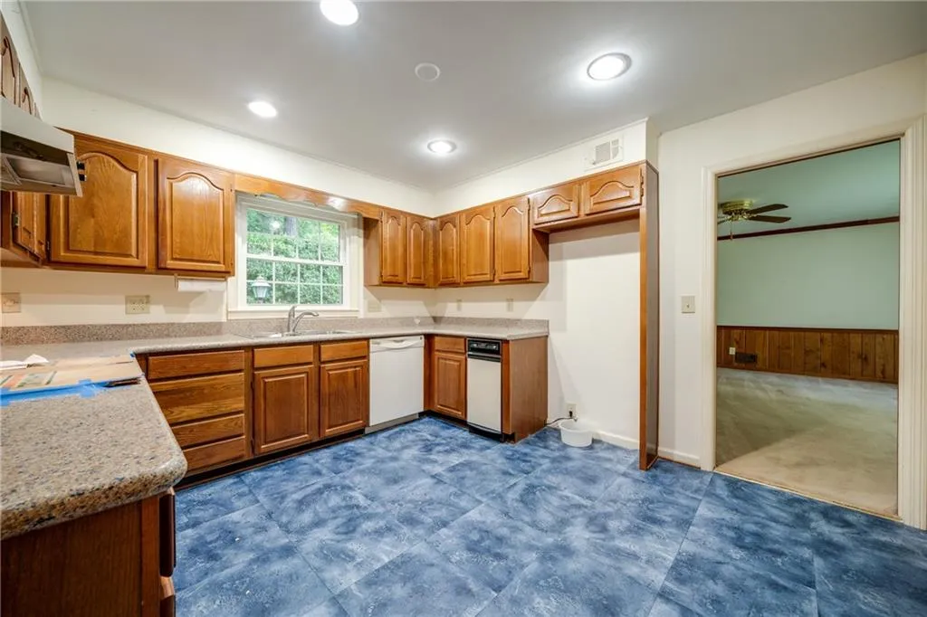 1190 Winding Creek Trail, Atlanta, Georgia 30328, 4 Bedrooms Bedrooms, ,2 BathroomsBathrooms,Residential,Sold,1190 Winding Creek Trail,6592200