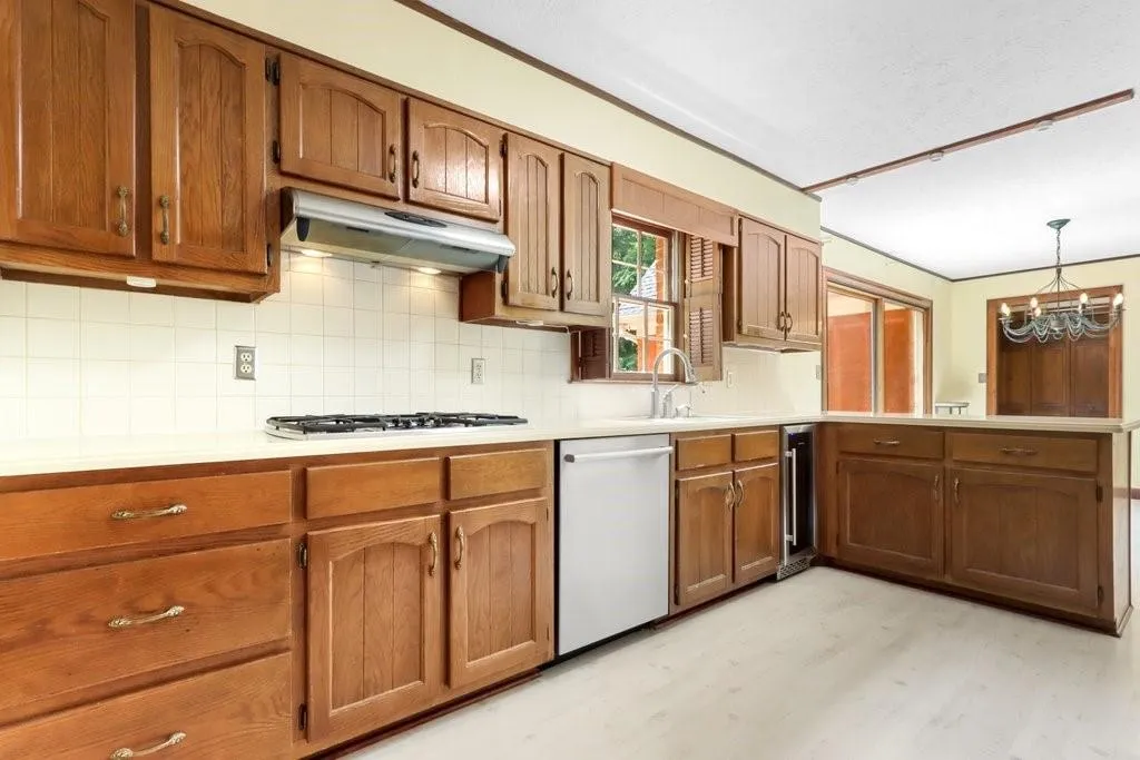 7110 Cherry Bluff Drive, Sandy Springs, Georgia 30350, 5 Bedrooms Bedrooms, ,4 BathroomsBathrooms,Residential,Sold,7110 Cherry Bluff Drive,6891074