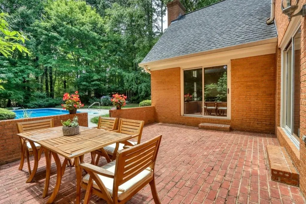 7110 Cherry Bluff Drive, Sandy Springs, Georgia 30350, 5 Bedrooms Bedrooms, ,4 BathroomsBathrooms,Residential,Sold,7110 Cherry Bluff Drive,6891074