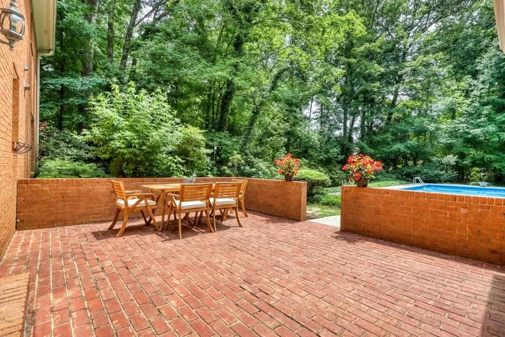 7110 Cherry Bluff Drive, Sandy Springs, Georgia 30350, 5 Bedrooms Bedrooms, ,4 BathroomsBathrooms,Residential,Sold,7110 Cherry Bluff Drive,6891074