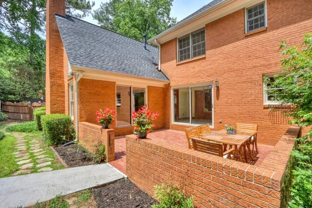7110 Cherry Bluff Drive, Sandy Springs, Georgia 30350, 5 Bedrooms Bedrooms, ,4 BathroomsBathrooms,Residential,Sold,7110 Cherry Bluff Drive,6891074