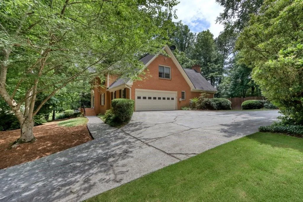 7110 Cherry Bluff Drive, Sandy Springs, Georgia 30350, 5 Bedrooms Bedrooms, ,4 BathroomsBathrooms,Residential,Sold,7110 Cherry Bluff Drive,6891074