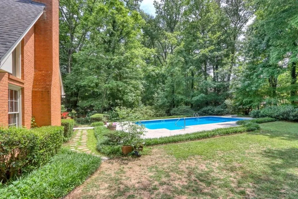7110 Cherry Bluff Drive, Sandy Springs, Georgia 30350, 5 Bedrooms Bedrooms, ,4 BathroomsBathrooms,Residential,Sold,7110 Cherry Bluff Drive,6891074