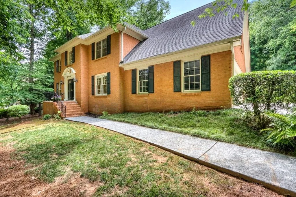 7110 Cherry Bluff Drive, Sandy Springs, Georgia 30350, 5 Bedrooms Bedrooms, ,4 BathroomsBathrooms,Residential,Sold,7110 Cherry Bluff Drive,6891074