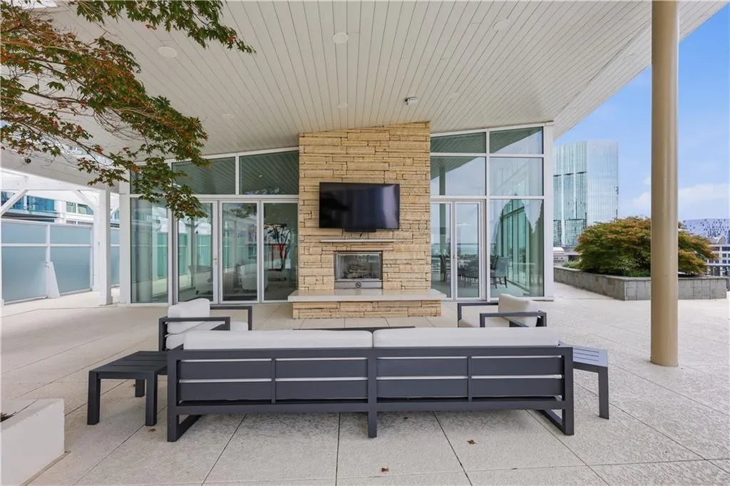 Outdoor Patio and fireplace