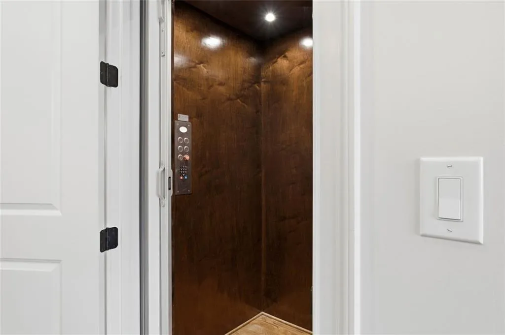 3866 Paces Lookout Drive Se Unit 13, Atlanta, Georgia 30339, 4 Bedrooms Bedrooms, 0 ,4 BathroomsBathrooms,Residential,For Sale,3866 Paces Lookout Drive Se Unit 13,7819625