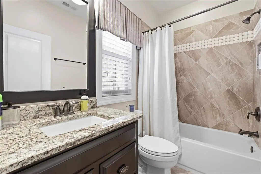 3866 Paces Lookout Drive Se Unit 13, Atlanta, Georgia 30339, 4 Bedrooms Bedrooms, 0 ,4 BathroomsBathrooms,Residential,For Sale,3866 Paces Lookout Drive Se Unit 13,7819625