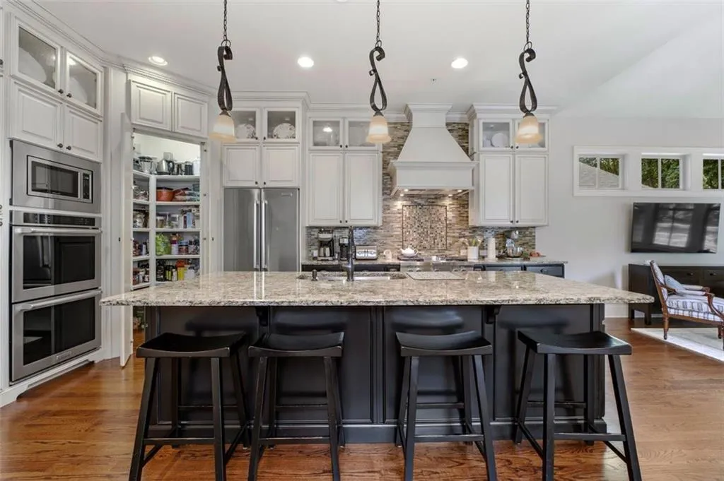 3866 Paces Lookout Drive Se Unit 13, Atlanta, Georgia 30339, 4 Bedrooms Bedrooms, 0 ,4 BathroomsBathrooms,Residential,For Sale,3866 Paces Lookout Drive Se Unit 13,7819625