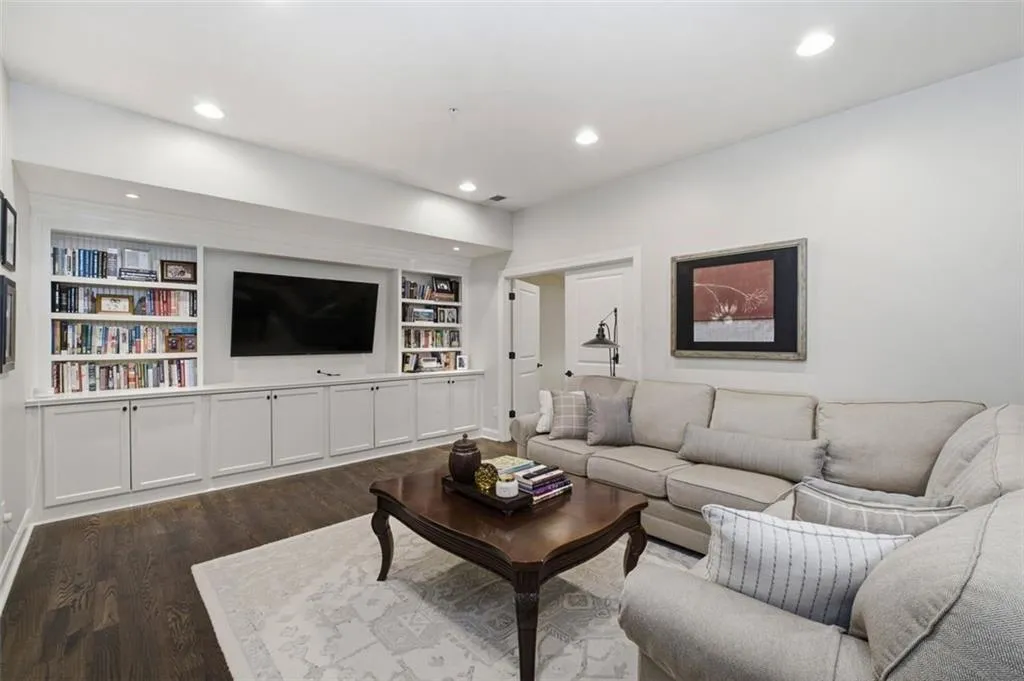 3866 Paces Lookout Drive Se Unit 13, Atlanta, Georgia 30339, 4 Bedrooms Bedrooms, 0 ,4 BathroomsBathrooms,Residential,For Sale,3866 Paces Lookout Drive Se Unit 13,7819625