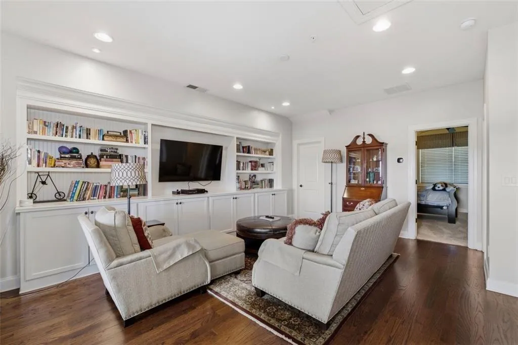 3866 Paces Lookout Drive Se Unit 13, Atlanta, Georgia 30339, 4 Bedrooms Bedrooms, 0 ,4 BathroomsBathrooms,Residential,For Sale,3866 Paces Lookout Drive Se Unit 13,7819625