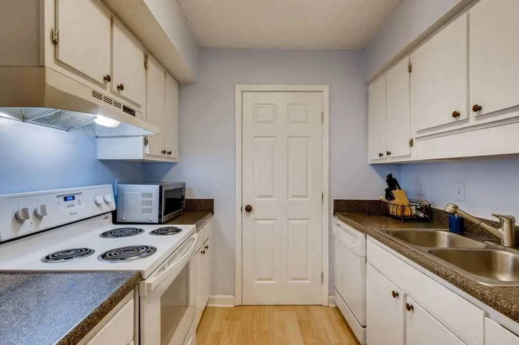 1507 Wingate Way, Sandy Springs, Georgia 30350, 1 Bedroom Bedrooms, ,1 BathroomBathrooms,Residential,Sold,1507 Wingate Way,6920076