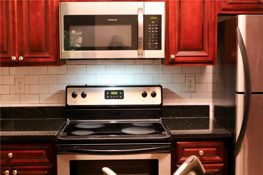 8102 Santa Fe Parkway, Sandy Springs, Georgia 30350, 3 Bedrooms Bedrooms, ,2 BathroomsBathrooms,Residential,Sold,8102 Santa Fe Parkway,6026673