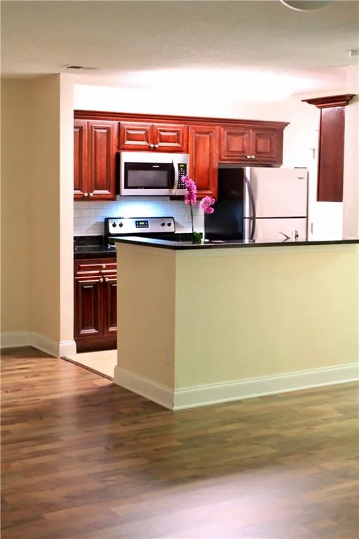 8102 Santa Fe Parkway, Sandy Springs, Georgia 30350, 3 Bedrooms Bedrooms, ,2 BathroomsBathrooms,Residential,Sold,8102 Santa Fe Parkway,6026673