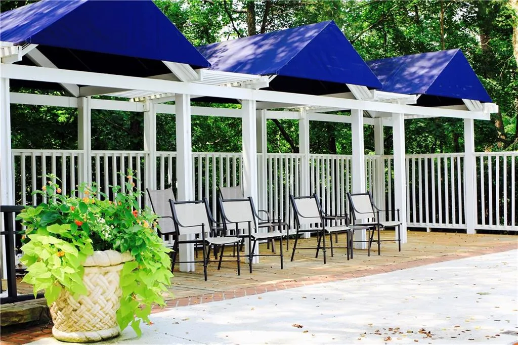 8102 Santa Fe Parkway, Sandy Springs, Georgia 30350, 3 Bedrooms Bedrooms, ,2 BathroomsBathrooms,Residential,Sold,8102 Santa Fe Parkway,6026673