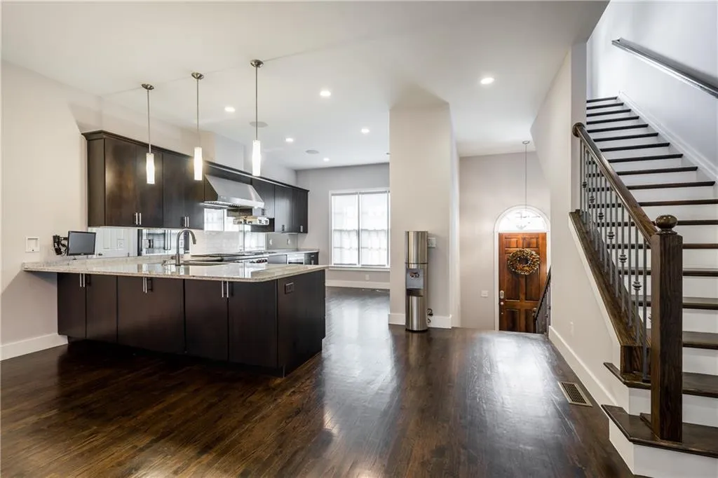 3667 Brookhaven Manor Crossing Ne, Atlanta, Georgia 30319, 3 Bedrooms Bedrooms, ,3 BathroomsBathrooms,Residential,Sold,3667 Brookhaven Manor Crossing Ne,5748920