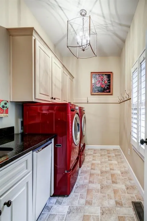 245 Farmbrooke Court, Atlanta, Georgia 30350, 5 Bedrooms Bedrooms, ,5 BathroomsBathrooms,Residential,Sold,245 Farmbrooke Court,5867385