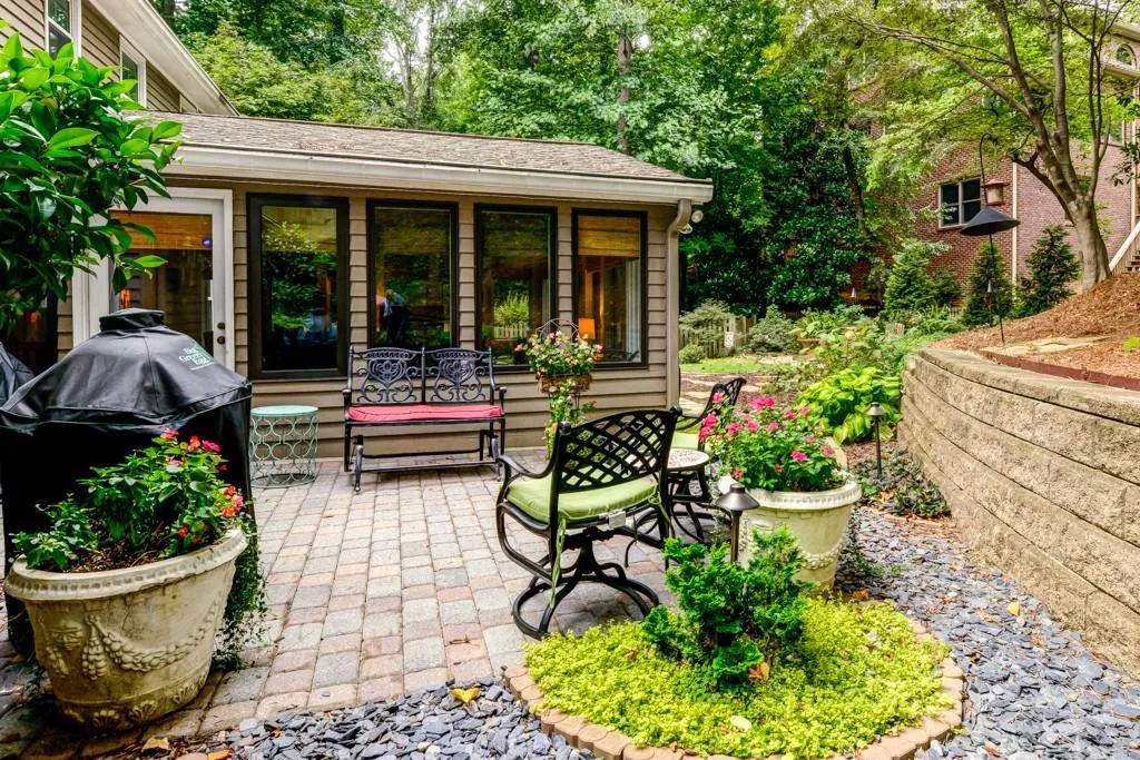 390 Forest Valley Court, Atlanta, Georgia 30342, 4 Bedrooms Bedrooms, ,2 BathroomsBathrooms,Residential,Sold,390 Forest Valley Court,5901102