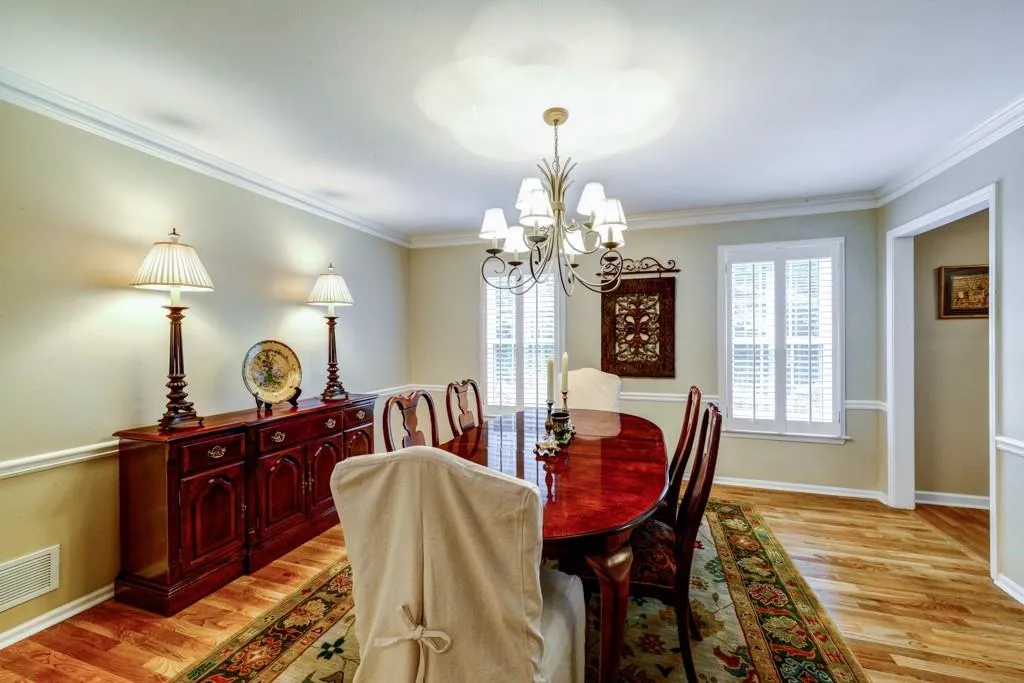 390 Forest Valley Court, Atlanta, Georgia 30342, 4 Bedrooms Bedrooms, ,2 BathroomsBathrooms,Residential,Sold,390 Forest Valley Court,5901102