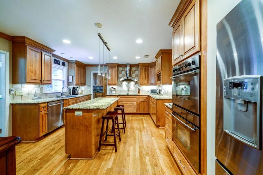 390 Forest Valley Court, Atlanta, Georgia 30342, 4 Bedrooms Bedrooms, ,2 BathroomsBathrooms,Residential,Sold,390 Forest Valley Court,5901102