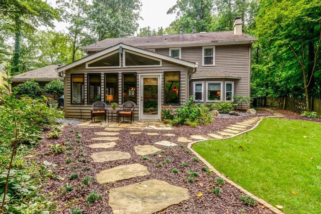 390 Forest Valley Court, Atlanta, Georgia 30342, 4 Bedrooms Bedrooms, ,2 BathroomsBathrooms,Residential,Sold,390 Forest Valley Court,5901102