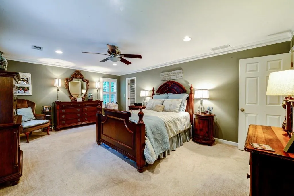 390 Forest Valley Court, Atlanta, Georgia 30342, 4 Bedrooms Bedrooms, ,2 BathroomsBathrooms,Residential,Sold,390 Forest Valley Court,5901102
