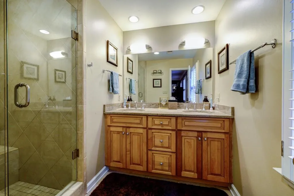 390 Forest Valley Court, Atlanta, Georgia 30342, 4 Bedrooms Bedrooms, ,2 BathroomsBathrooms,Residential,Sold,390 Forest Valley Court,5901102