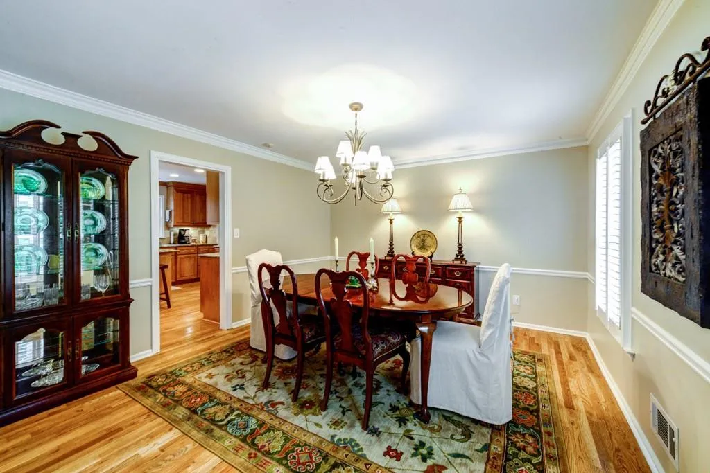 390 Forest Valley Court, Atlanta, Georgia 30342, 4 Bedrooms Bedrooms, ,2 BathroomsBathrooms,Residential,Sold,390 Forest Valley Court,5901102