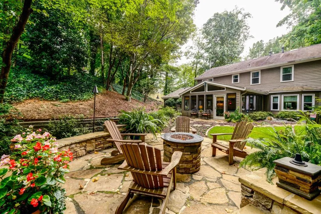 390 Forest Valley Court, Atlanta, Georgia 30342, 4 Bedrooms Bedrooms, ,2 BathroomsBathrooms,Residential,Sold,390 Forest Valley Court,5901102