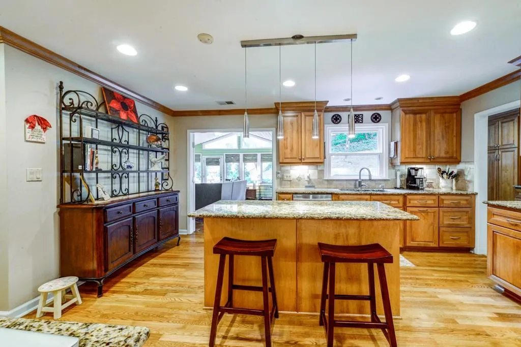 390 Forest Valley Court, Atlanta, Georgia 30342, 4 Bedrooms Bedrooms, ,2 BathroomsBathrooms,Residential,Sold,390 Forest Valley Court,5901102
