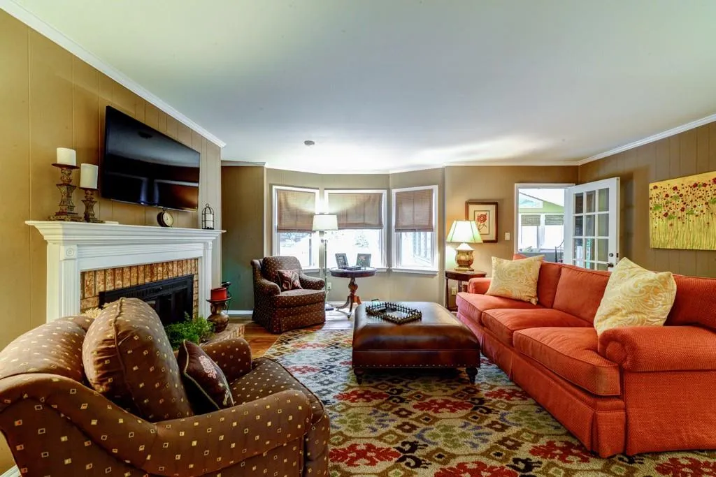 390 Forest Valley Court, Atlanta, Georgia 30342, 4 Bedrooms Bedrooms, ,2 BathroomsBathrooms,Residential,Sold,390 Forest Valley Court,5901102