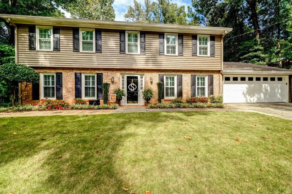 390 Forest Valley Court, Atlanta, Georgia 30342, 4 Bedrooms Bedrooms, ,2 BathroomsBathrooms,Residential,Sold,390 Forest Valley Court,5901102