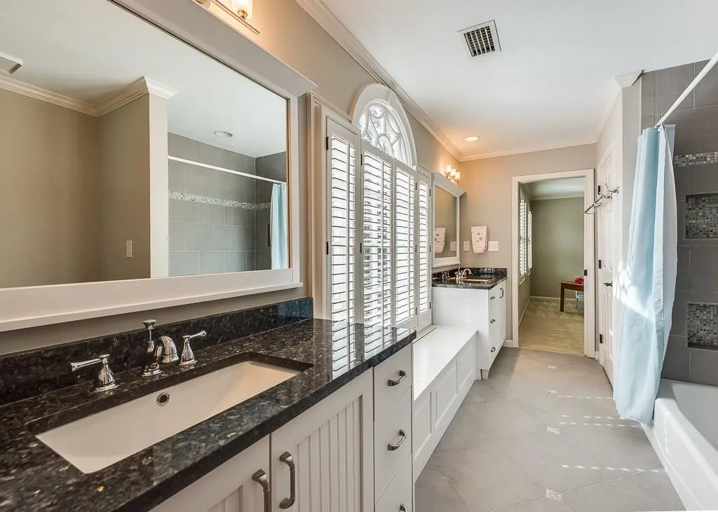 880 Powers Lake Drive, Sandy Springs, Georgia 30327, 6 Bedrooms Bedrooms, ,5 BathroomsBathrooms,Residential,Sold,880 Powers Lake Drive,5959611