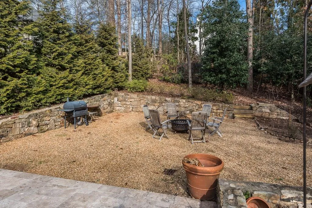 880 Powers Lake Drive, Sandy Springs, Georgia 30327, 6 Bedrooms Bedrooms, ,5 BathroomsBathrooms,Residential,Sold,880 Powers Lake Drive,5959611