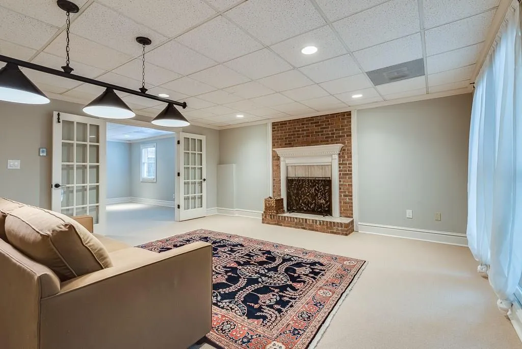 880 Powers Lake Drive, Sandy Springs, Georgia 30327, 6 Bedrooms Bedrooms, ,5 BathroomsBathrooms,Residential,Sold,880 Powers Lake Drive,5959611